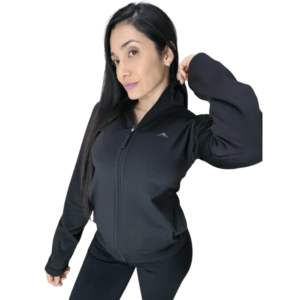 Campera con capucha elevacion